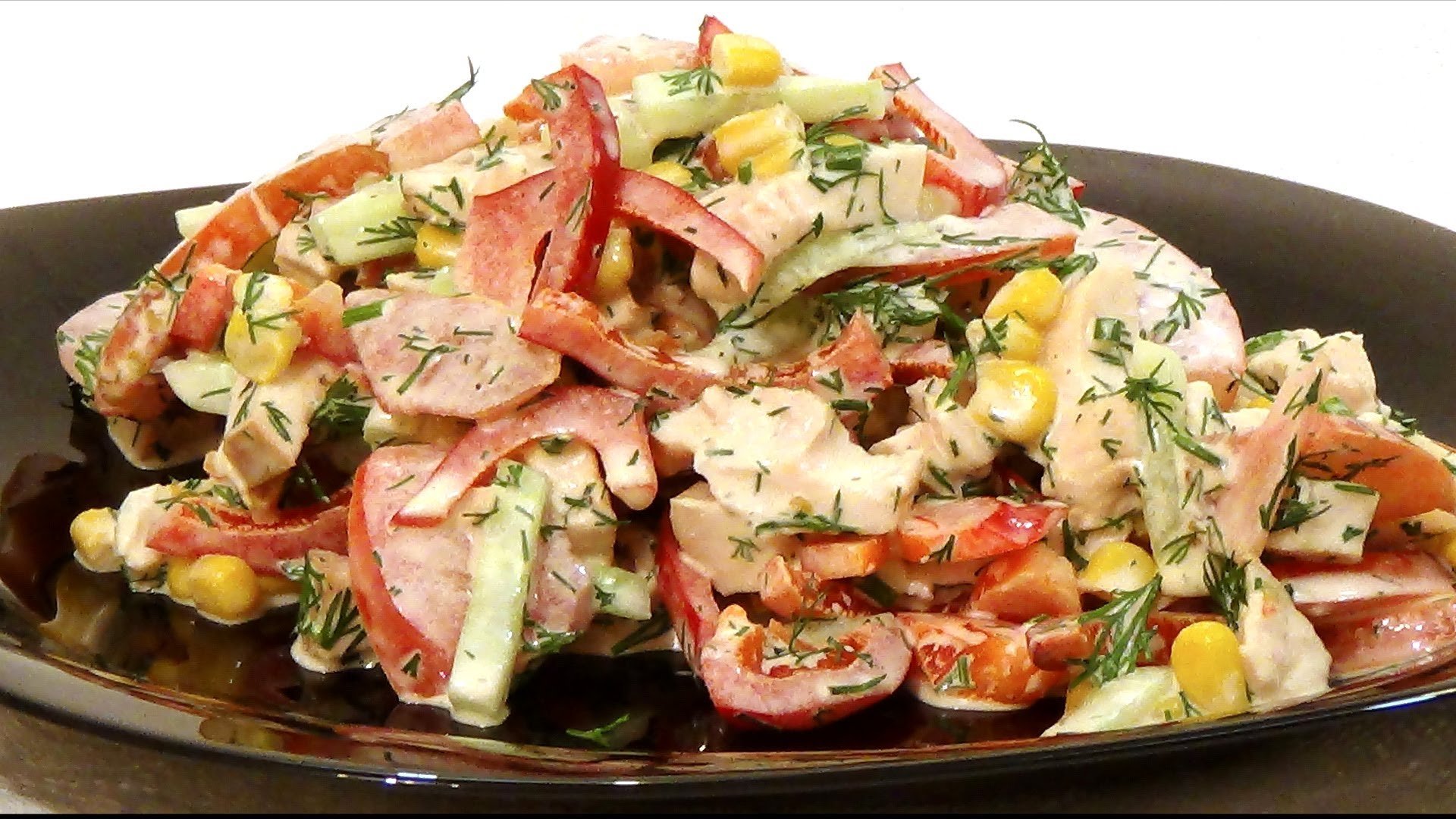 Рецепты вкусных салатов с копченой курицей и помидорами